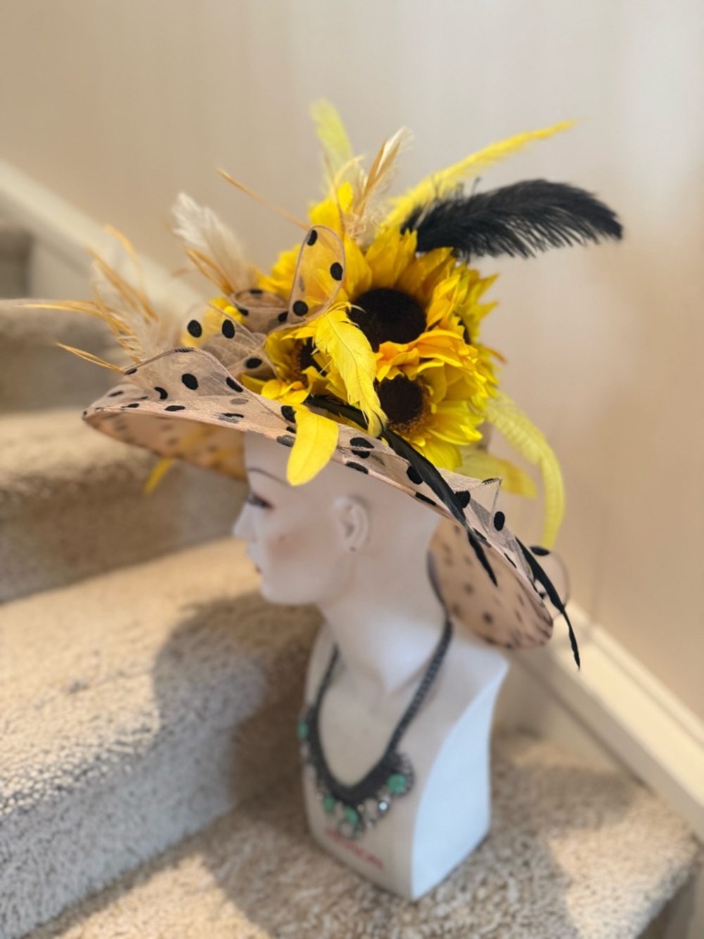Sunflower Feather Polka-Dot Wide caffeine buzz
